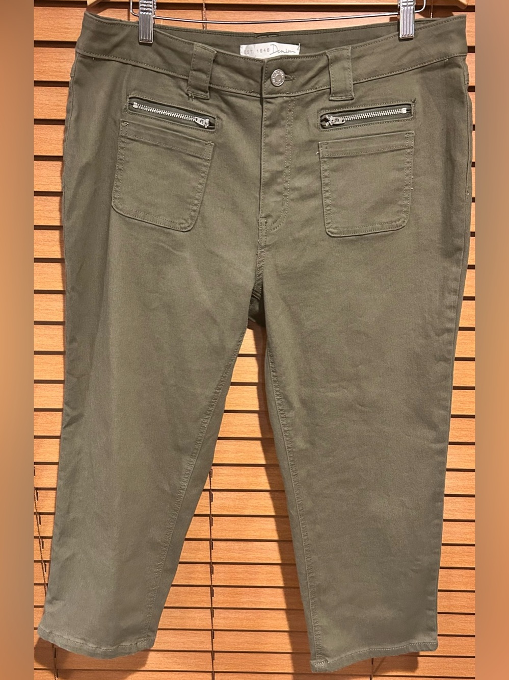 NWOT Cato Olive Green Cropped Slim Ankle Pants